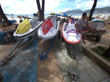 Phuket on Sunday in Patong: Jet-skis wait for tourists