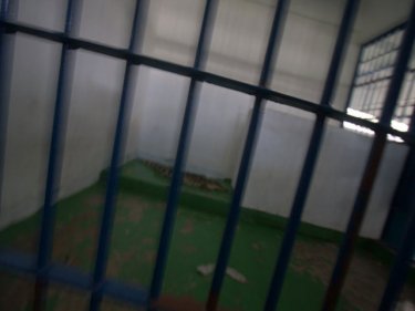 Captive croc: Liddar behind bars at Kathu police cells in Patong