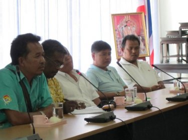 Tuk-tuk driver representatives at Thursday's meeting