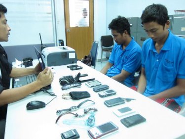 The Phuket airport thieves at Thachatchai police station today