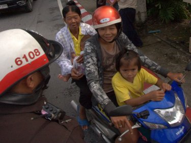 A warning from Phuket City police comes the way of this family