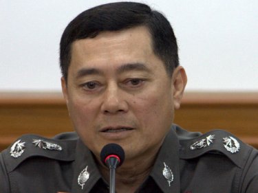 Major General Pekad Tantipong, injured on his way to meet the PM