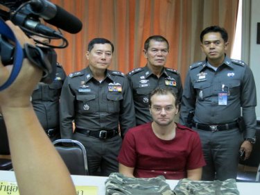 Ronald Fanelli with senior Phuket police on the day the media saw him
