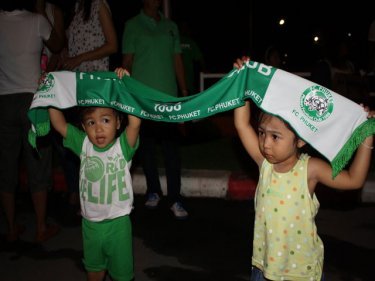 Young supporters hoping to see a win for FC Phuket and Camara