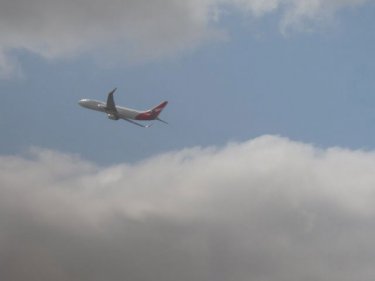 Qantas has troubles again, this time leaving Bangkok