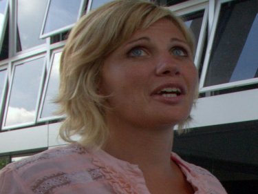 Annice Smoel in 2009 outside Phuket Provincial Court: swifter justice required