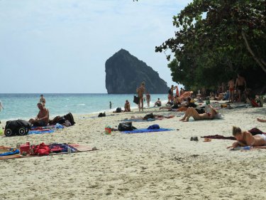 Towels-only Krabi, free of Phuket beach clutter and crass commercialism