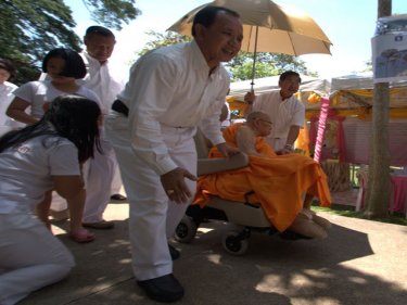 Phuket's most venerable monk, Luang Pu Supha, arrives today