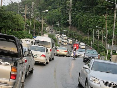 Patong Hill traffic: now a light rail extension is being proposed
