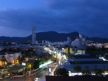 Name and shame Patong's illegal hotels, says a leading official