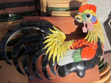 Artwork at a Phuket temple proves to be something to crow about