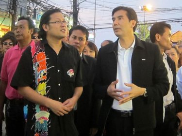''Prab'' Keesin and Pheu Thai party spokesman Phrompong Nopparit