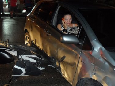 Red alert in Patong: the Russian woman trapped in her car