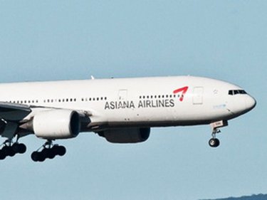 An Asiana Airlines flight prepares to make a landing