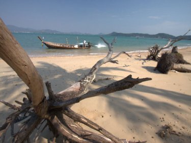 La spiaggia di Koh Lon, vicino a Phuket, ma finora non sviluppate