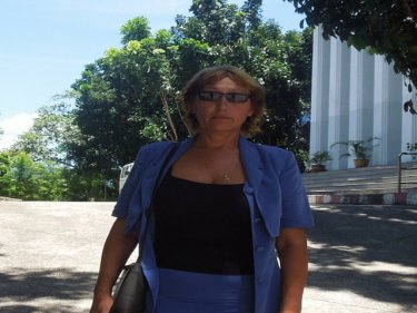 Yvonne Schantz outside Phuket Provincial Court today