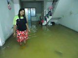UPDATING REPORT Phuket Lashed by Typhoon Tails, Floods Block Major Roads, Phuket Gridlock
