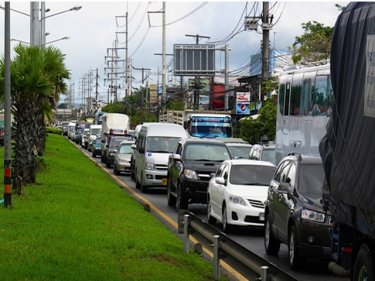 Gridlock on Phuket today as peak-hour traffic failed to move after a storm