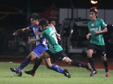 Phuket's green machine turns mean and encourages 3000 fans tonight