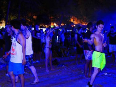 Cultural breach by fans at the New year party on Patong beach