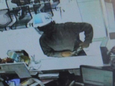 Wanted:  the Phuket bank bandit who escaped today with 300,000 baht