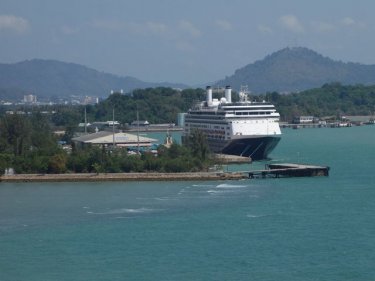 Enlarging Phuket's deep sea port is the priority, not an airport ferry