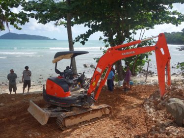 Work stops on a controversial project on Phuket's Patong Bay