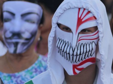 White Masks find plenty to complain about on Phuket today