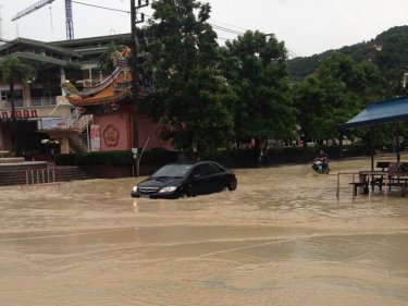 Floods in Patong cause disruption for the second day in a row