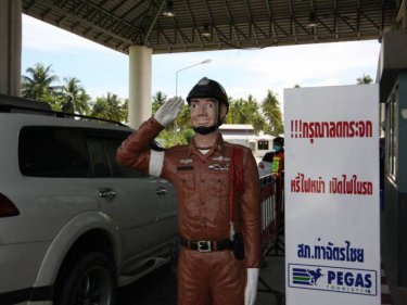 Why no action: Problems of  Phuket's Tachatchai Checkpoint  explained