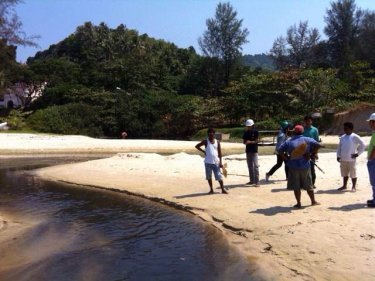 Phuket 'Black Water' Pollution Shocks Tourists at Karon Beach