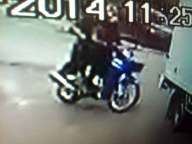 Security footage at the Phuket shooping centre shows the robbers fleeing