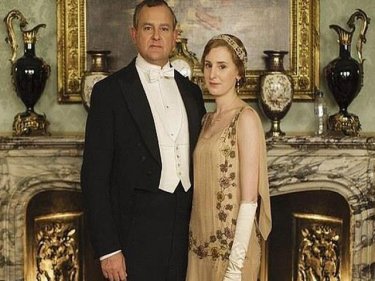 Can you spot the problem with the publicity still for the new series of 'Downton Abbey'? (answer at the base of PhuketWATCH)