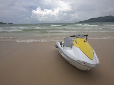 Jet-ski at Patong: Reports of disputes continue to arise in Pattaya and Phuket