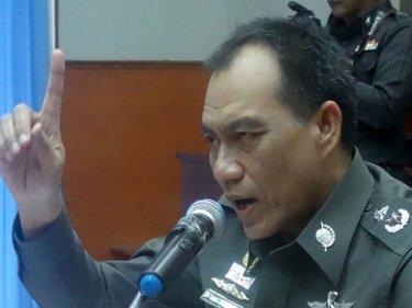 Phuket Commander MG Pachara Boonyasit speaks at today's meeting