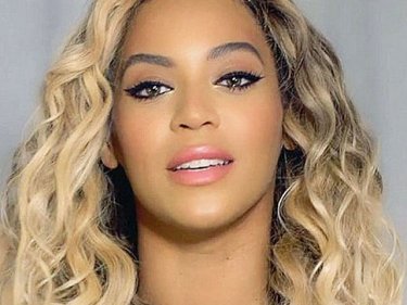 Many fans are believed to have asked Santa for Beyonce this Christmas. Those on Phuket have had their wish granted