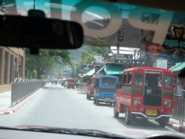 High fares and parking hogs: two remaining  problems with Phuket tuk-tuks