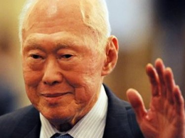 Lee Kuan Yew, founder of Singapore, dies early Monday
