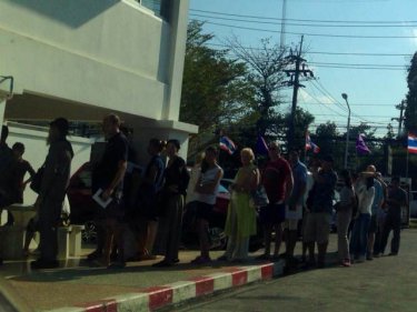 Pre-Songkran queue at Phuket Immigration: worse is expected today