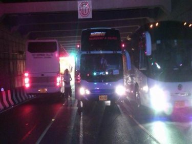 A bus runs out of fuel and strands passengers underground on Phuket