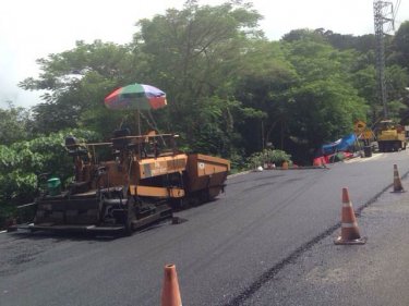 Patong Hill's pricey layby,  designed for trucks and buses in trouble