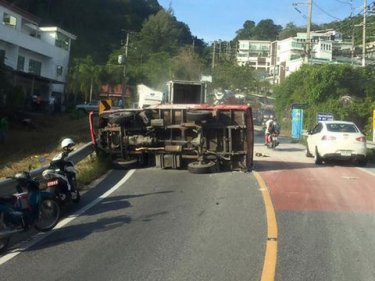 The truck spilled its load today on the Phuket coast road to Patong
