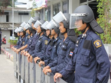 Riot squad outside Thalang Police Station soon after the Phuket uproar