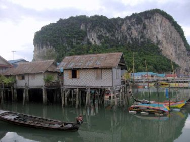 The water village of Panyee survives the perils of pollution