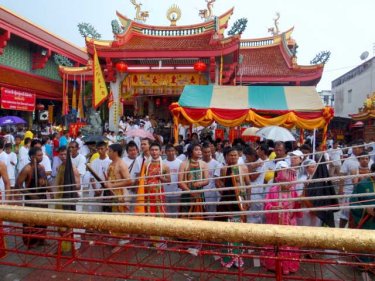 Sunday ceremony at Jui Tui Shrine: No pain, no gain for Phuket