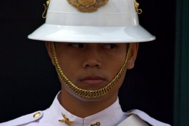 Palace guards not attracting enough visitors to Bangkok 
