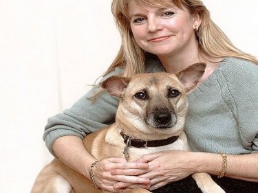 Kim Cooling and Rama, the Patong soi dog that changed her life