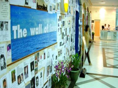 Tsunami pain eased by the Bangkok Hospital Phuket's Wall of Love