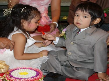 Bride Salisa ''Ploy'' and groom Satawan ''Pet'' Petnang