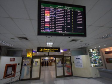 Thai Airways reduces flights, travel alerts shoot them down